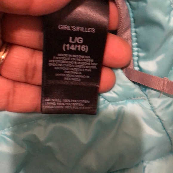 Girls Reversible NorthFace Coat - Picture 9 of 14